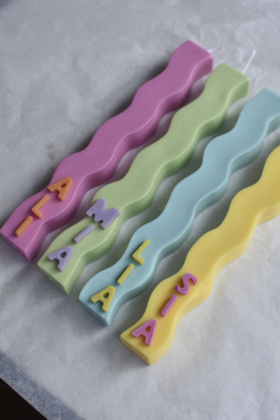 Vela ondulada con nombre