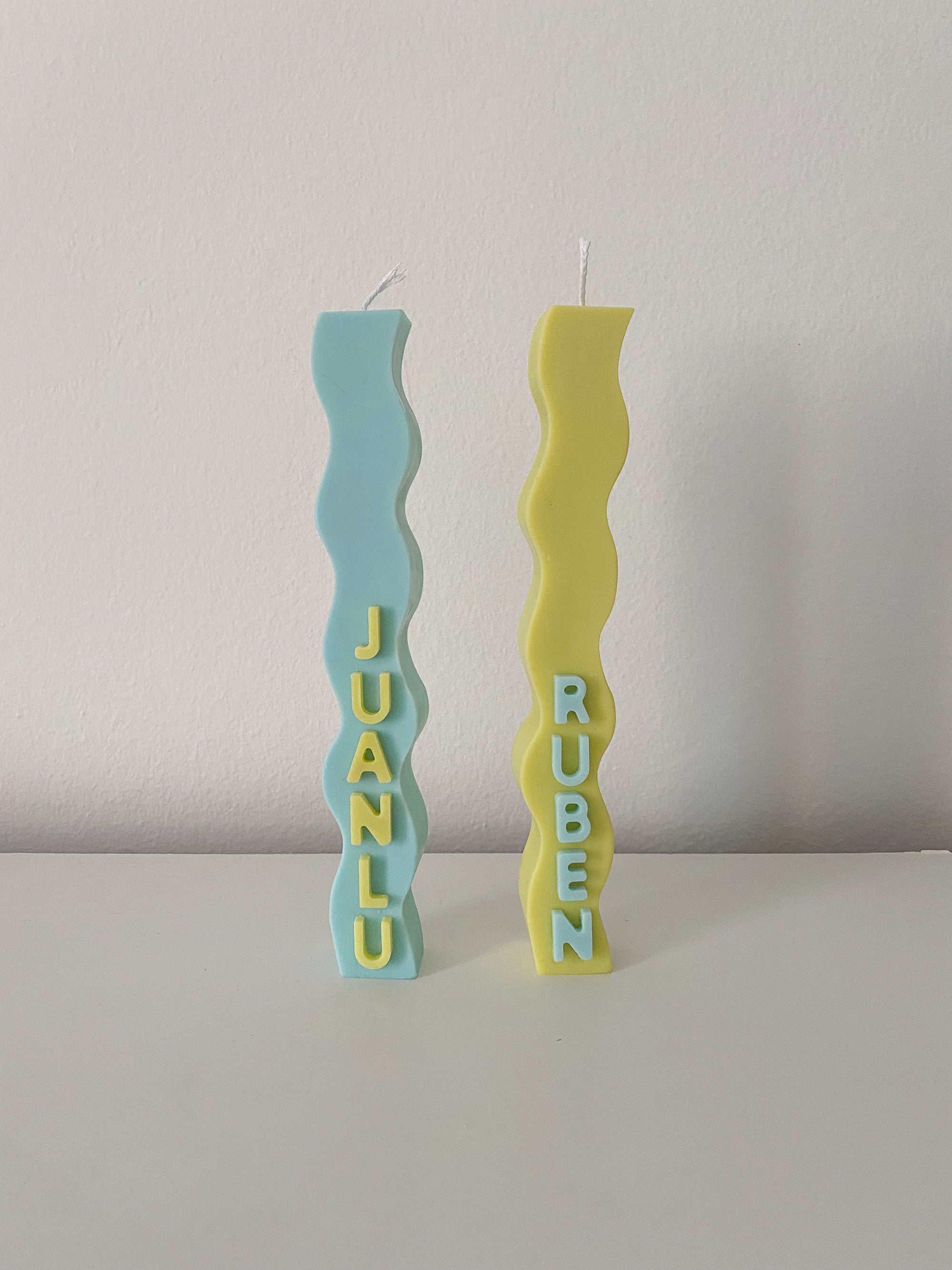 Vela ondulada con nombre