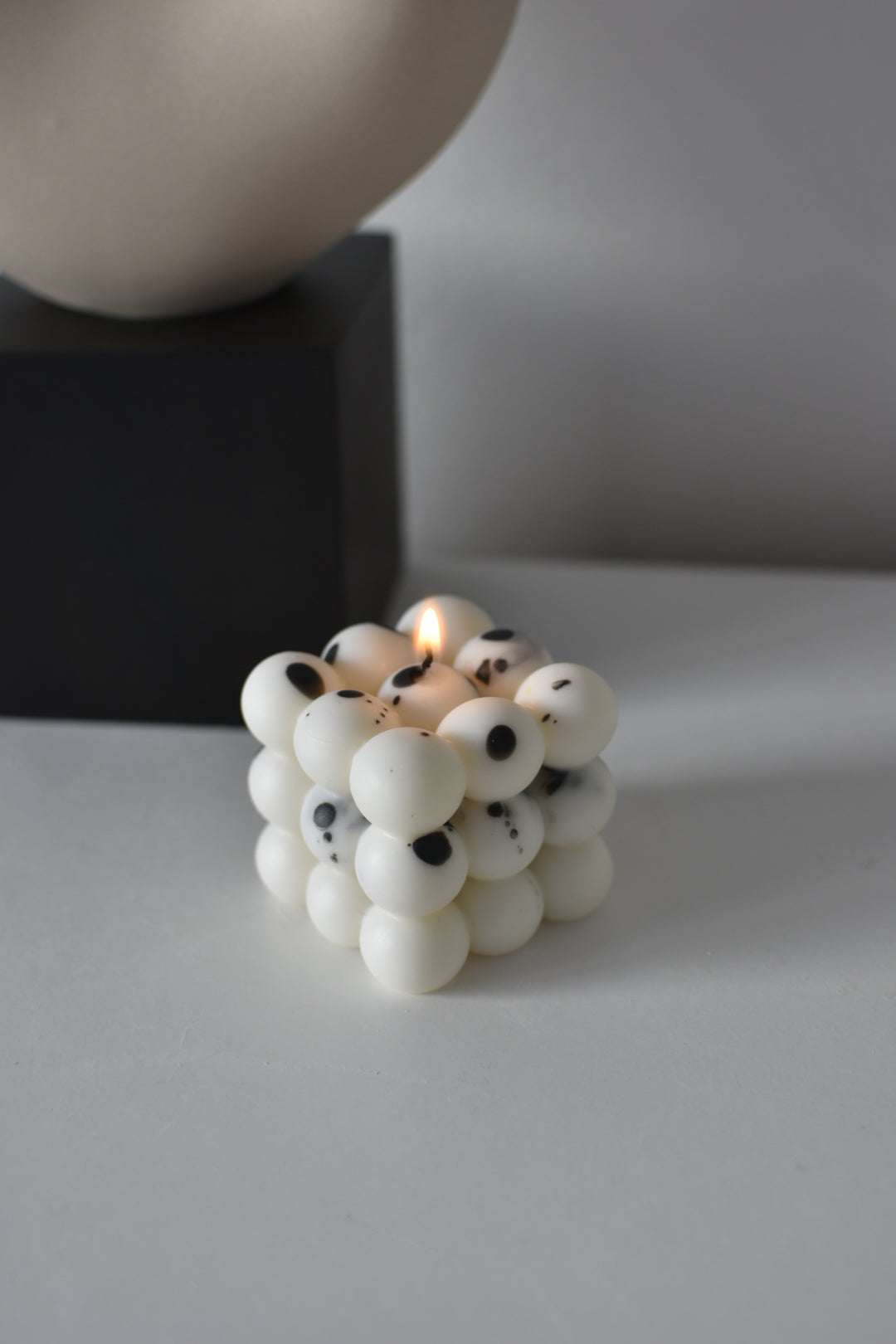 Cubo Cruela candle