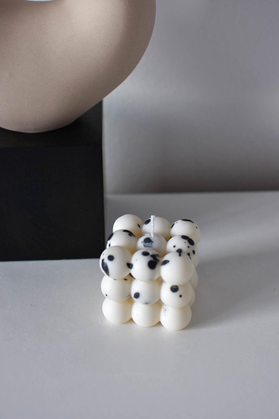 Cubo Cruela candle