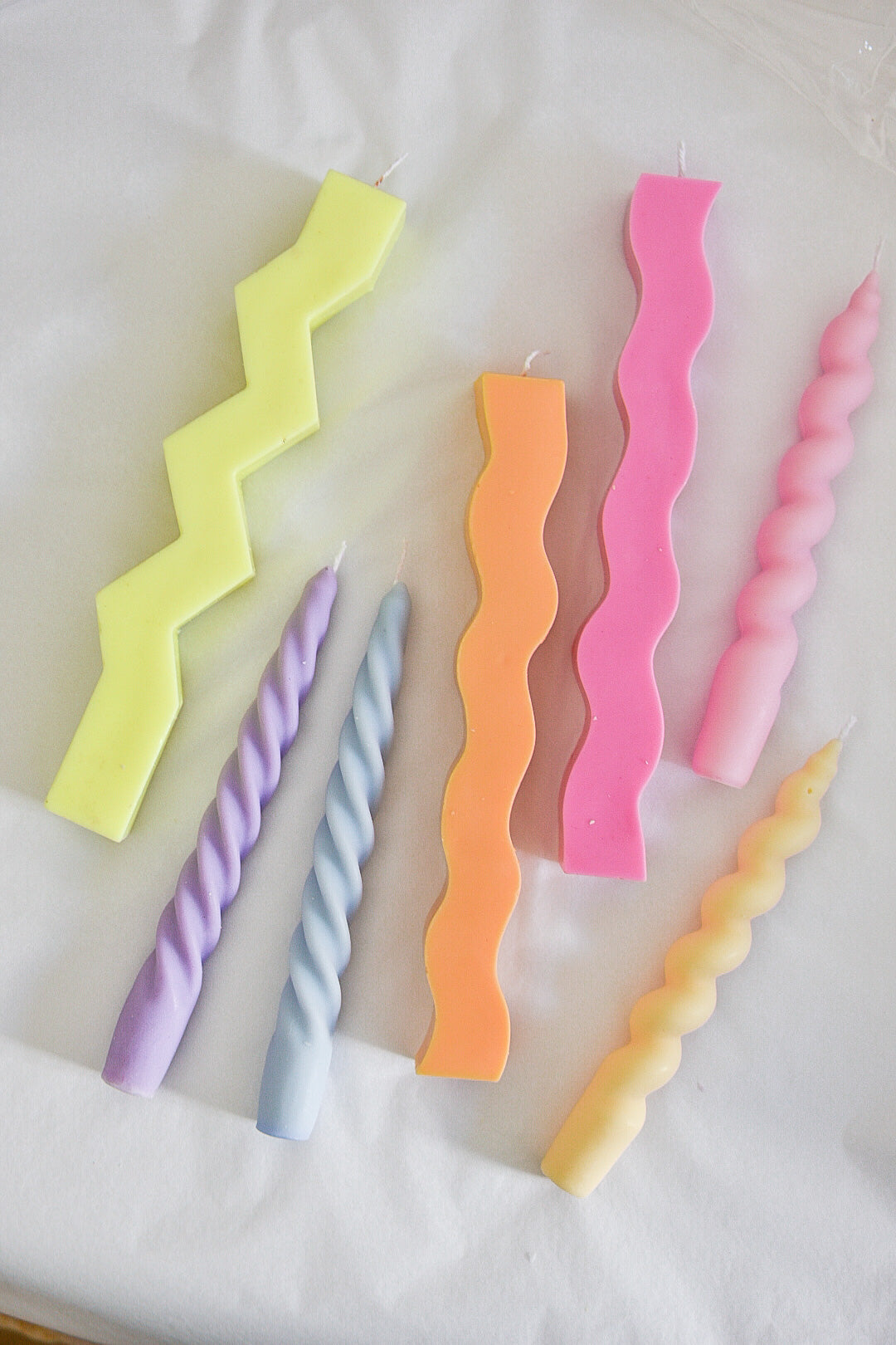 Zig zag candle